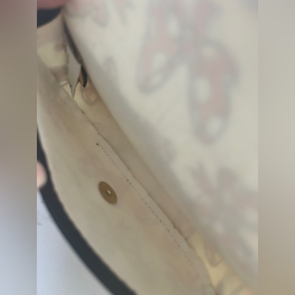 Dooney & Bourke Minnie Bow Wristlet – Polka Dot Red Bows, Coated Canvas- EUC - Picture 11 of 13